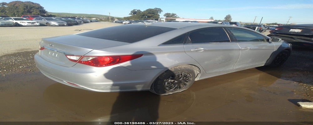 5NPEB4AC0BH068563 2011 HYUNDAI SONATA photo no. 4