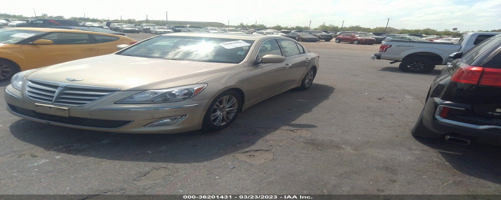 KMHGC4DD8CU206475 2012 HYUNDAI GENESIS photo no. 2