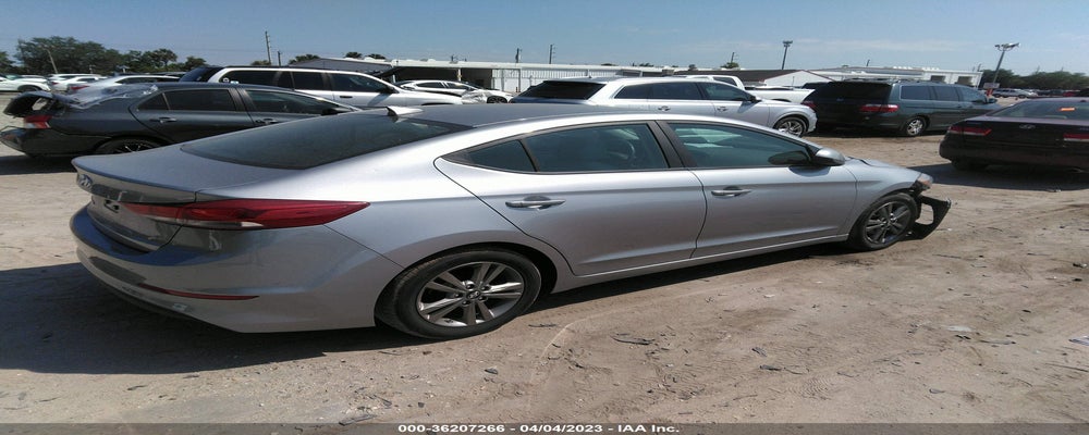 5NPD84LF8HH073584 2017 HYUNDAI ELANTRA photo no. 4
