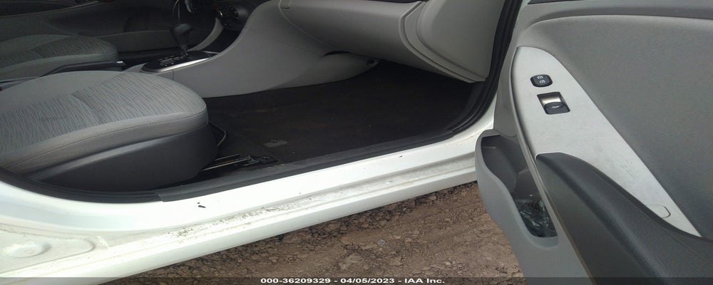 KMHCT4AE2FU924071 2015 HYUNDAI ACCENT photo no. 5