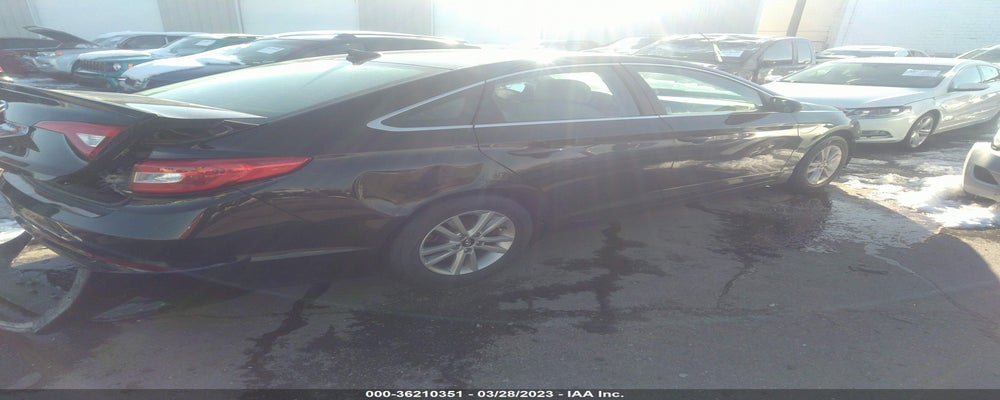 5NPE24AF8FH228947 2015 HYUNDAI SONATA photo no. 4