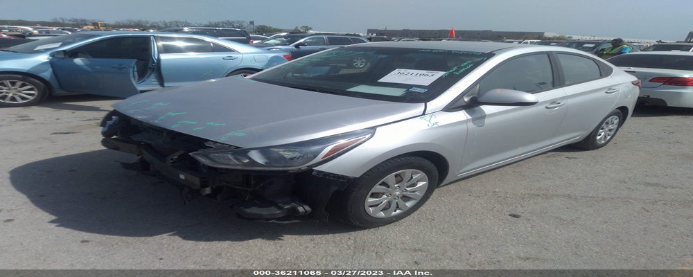 3KPC24A3XJE004881 2018 HYUNDAI ACCENT photo no. 2