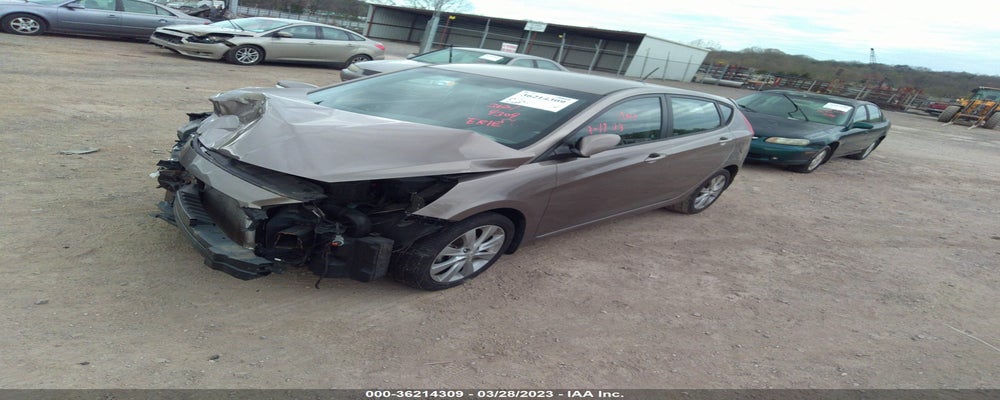 KMHCU5AE4DU078607 2013 HYUNDAI ACCENT photo no. 2