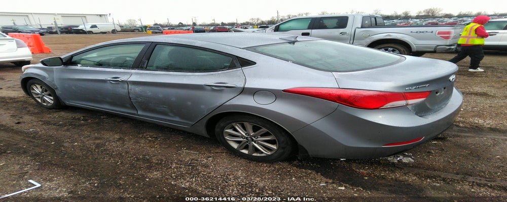 5NPDH4AE9FH573132 2015 HYUNDAI ELANTRA photo no. 3