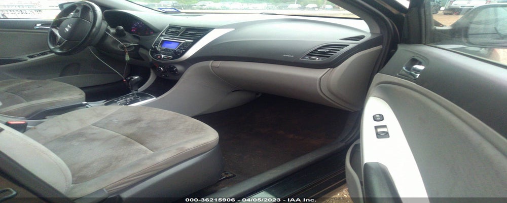 KMHCU5AE9DU137618 2013 HYUNDAI ACCENT photo no. 5