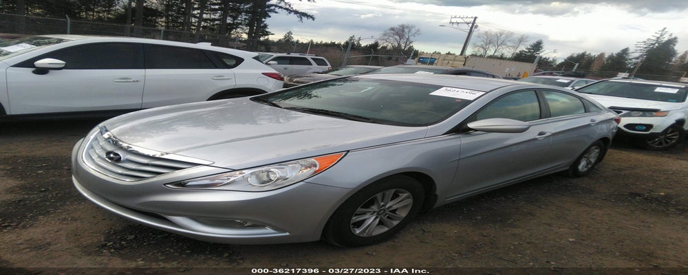 5NPEB4AC2DH573202 2013 HYUNDAI SONATA photo no. 2