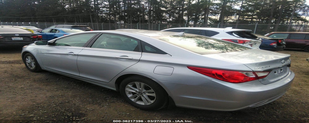 5NPEB4AC2DH573202 2013 HYUNDAI SONATA photo no. 3
