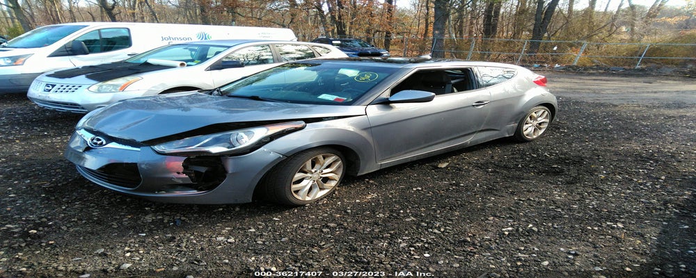 KMHTC6AD6CU044280 2012 HYUNDAI VELOSTER photo no. 2