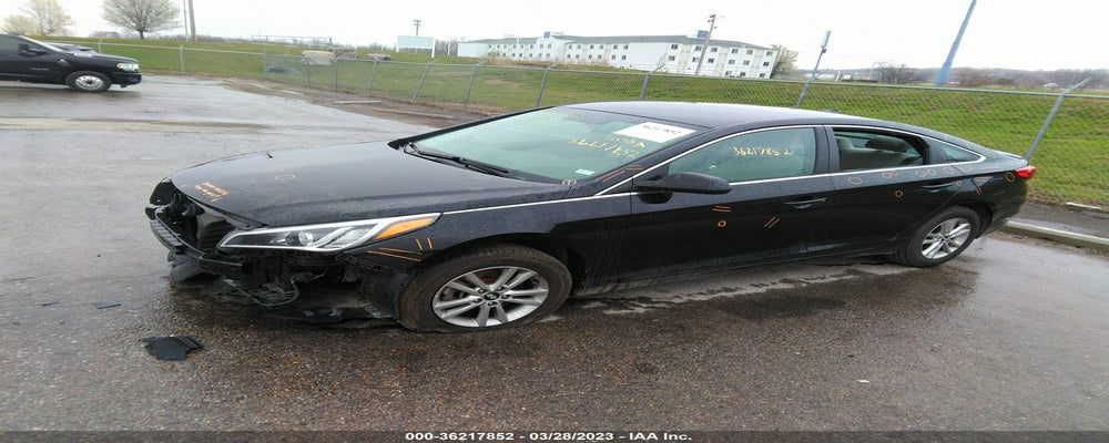 5NPE24AF0HH488536 2017 HYUNDAI SONATA photo no. 2