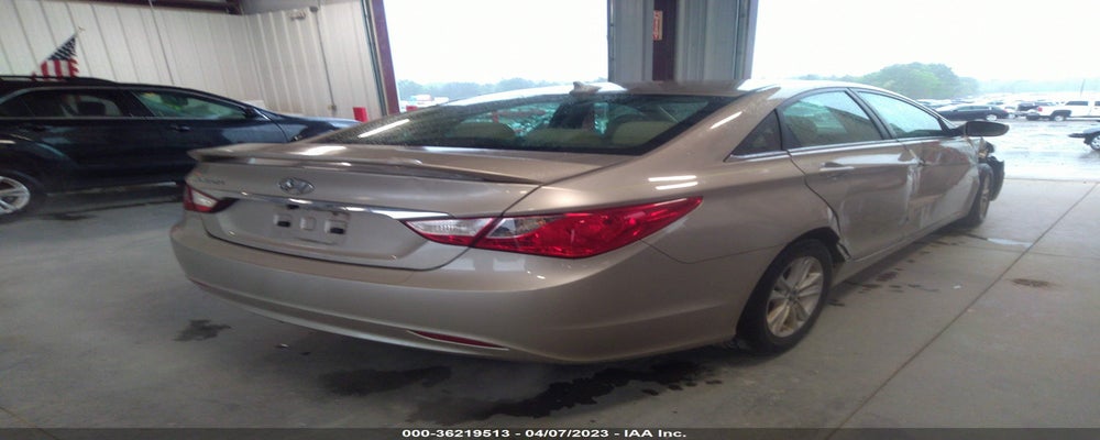 5NPEB4AC5BH185071 2011 HYUNDAI SONATA photo no. 4