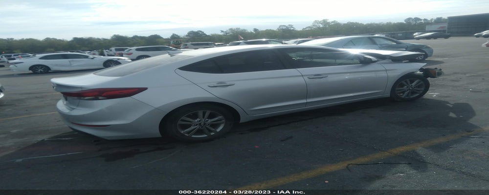 5NPD84LF9HH139379 2017 HYUNDAI ELANTRA photo no. 4