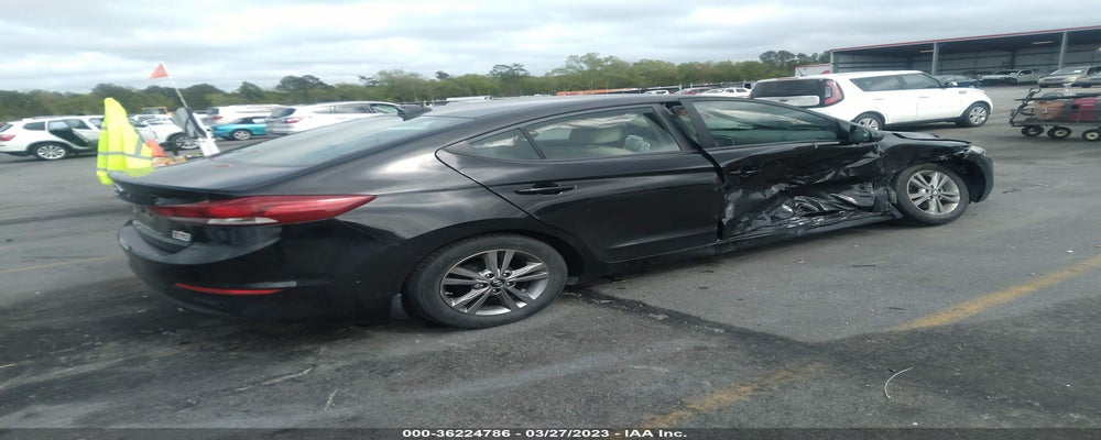KMHD84LF9HU427033 2017 HYUNDAI ELANTRA photo no. 4