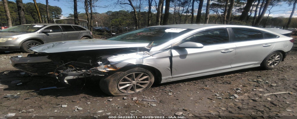 5NPE24AF0JH599917 2018 HYUNDAI SONATA photo no. 2