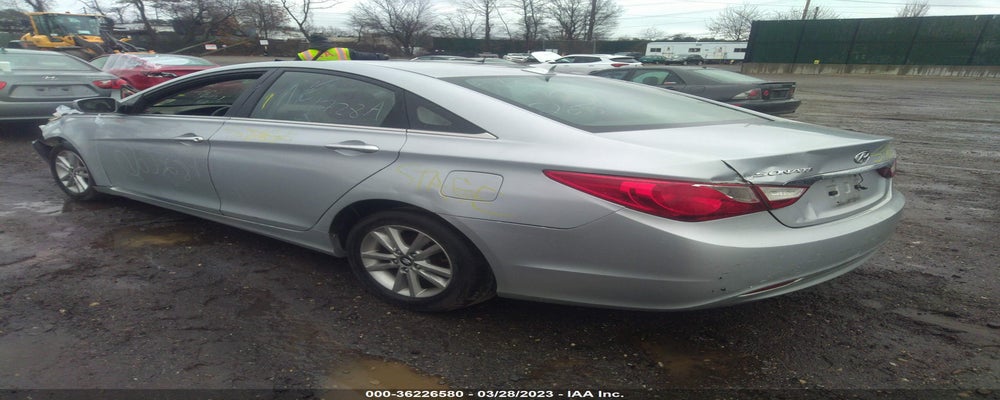 5NPEB4ACXBH031214 2011 HYUNDAI SONATA photo no. 3