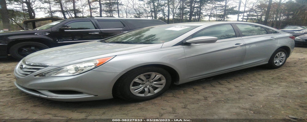 5NPEB4AC2BH189207 2011 HYUNDAI SONATA photo no. 2