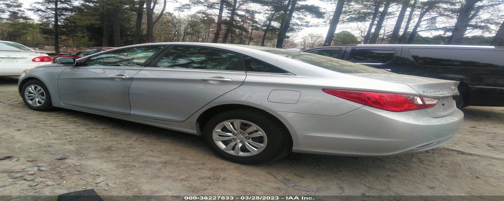 5NPEB4AC2BH189207 2011 HYUNDAI SONATA photo no. 3