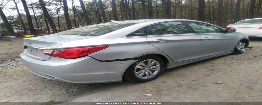 5NPEB4AC2BH189207 2011 HYUNDAI SONATA photo no. 4