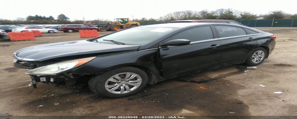 5NPEB4AC5BH096763 2011 HYUNDAI SONATA photo no. 2