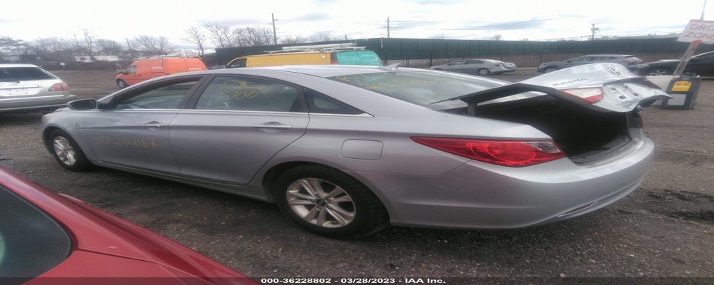 5NPEB4AC3BH076804 2011 HYUNDAI SONATA photo no. 3