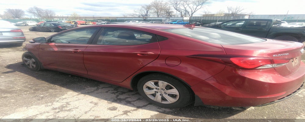 5NPDH4AE1GH720447 2016 HYUNDAI ELANTRA photo no. 3