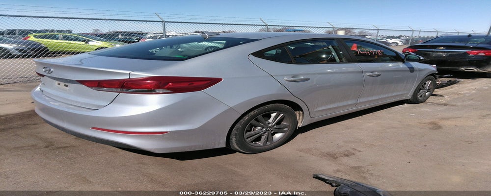 5NPD84LF0JH267788 2018 HYUNDAI ELANTRA photo no. 4