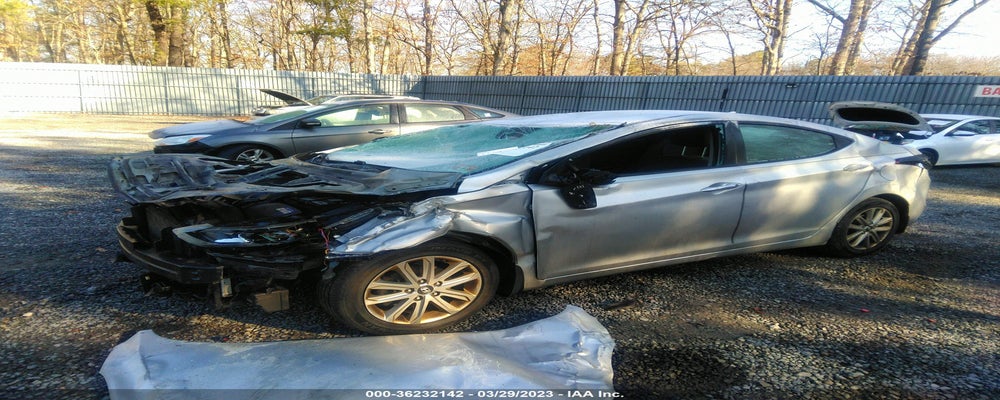 KMHDH4AE7GU576016 2016 HYUNDAI ELANTRA photo no. 2