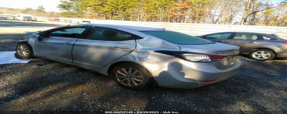 KMHDH4AE7GU576016 2016 HYUNDAI ELANTRA photo no. 3