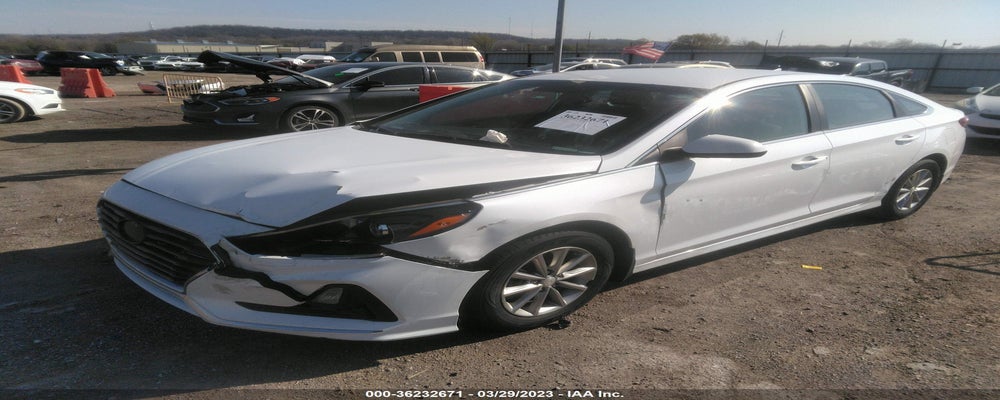 5NPE24AF4JH673498 2018 HYUNDAI SONATA photo no. 2