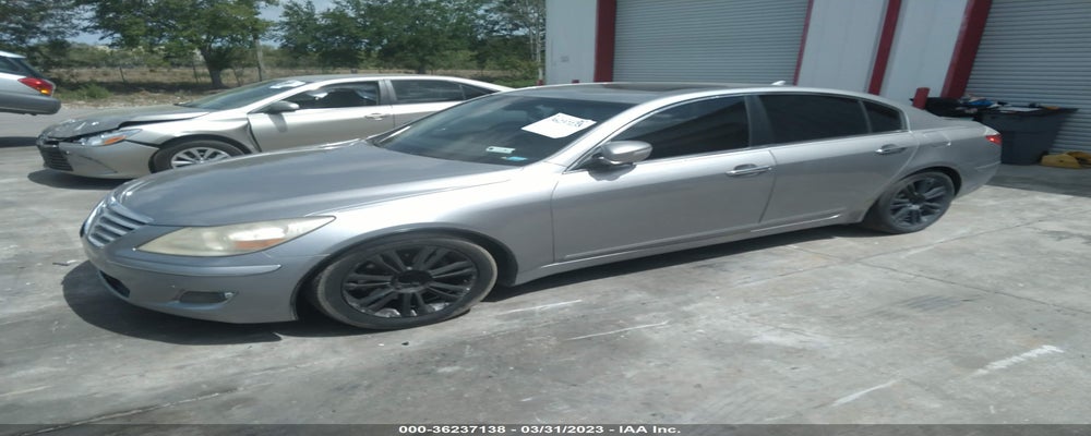 KMHGC4DEXBU132225 2011 HYUNDAI GENESIS photo no. 2
