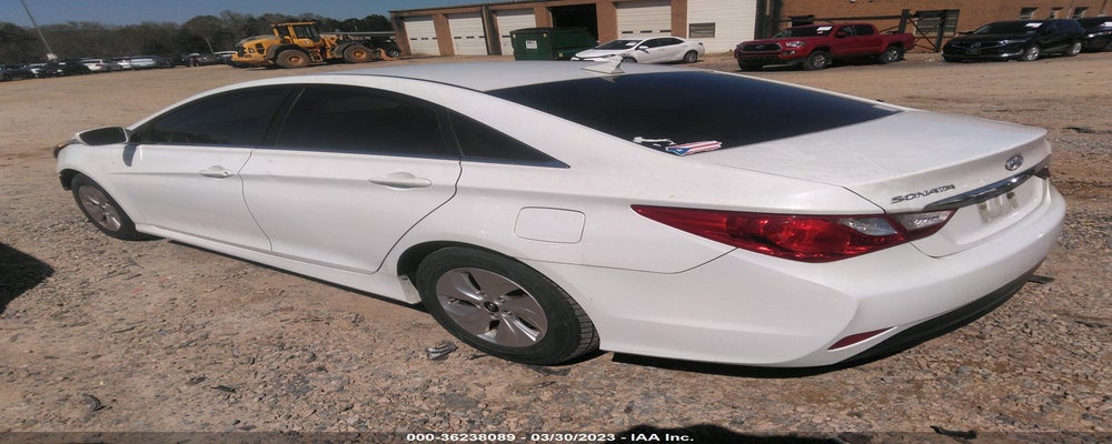 5NPEB4AC2EH820462 2014 HYUNDAI SONATA photo no. 3