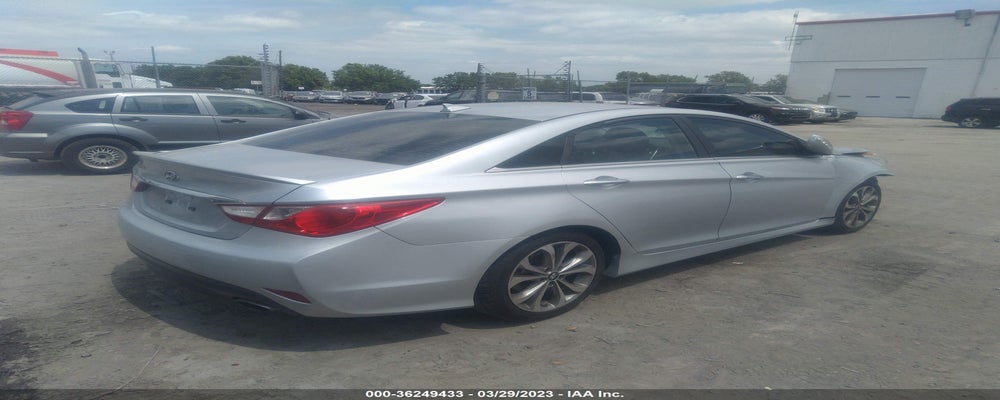 5NPEC4AC8EH886530 2014 HYUNDAI SONATA photo no. 4