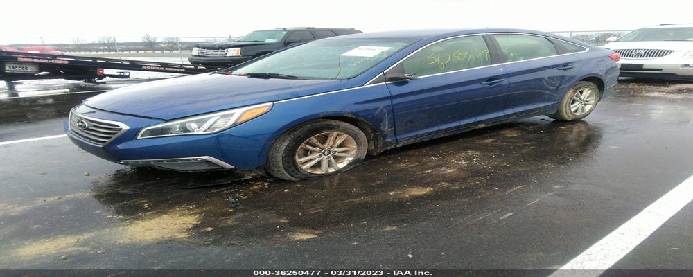 5NPE24AF7FH244962 2015 HYUNDAI SONATA photo no. 2