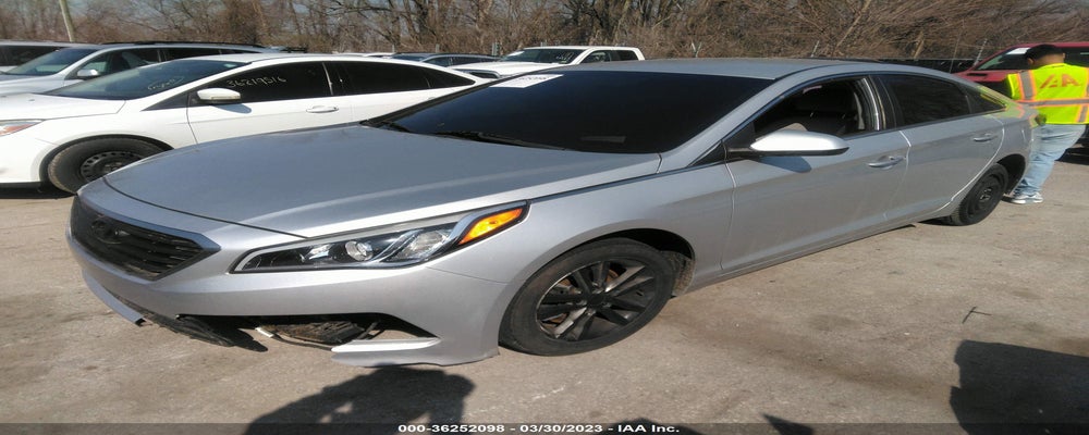5NPE24AF9FH018616 2015 HYUNDAI SONATA photo no. 2