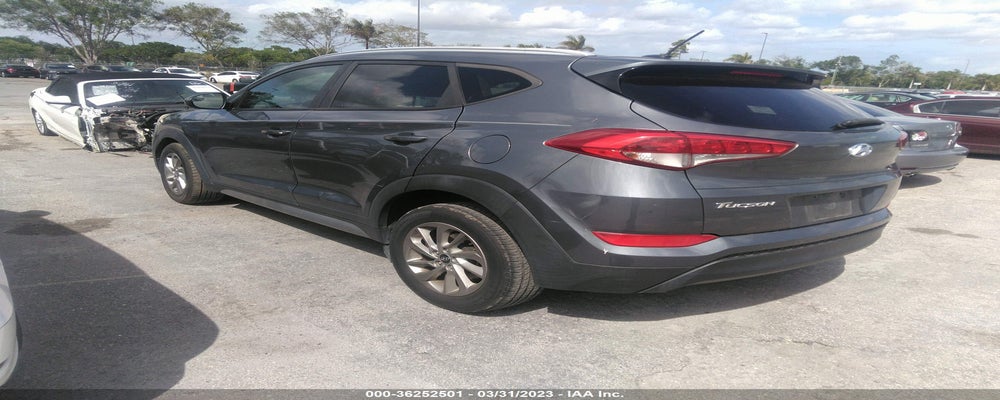 KM8J33A4XHU260890 2017 HYUNDAI TUCSON photo no. 3