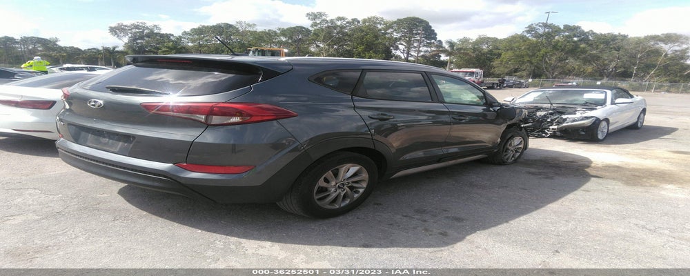 KM8J33A4XHU260890 2017 HYUNDAI TUCSON photo no. 4