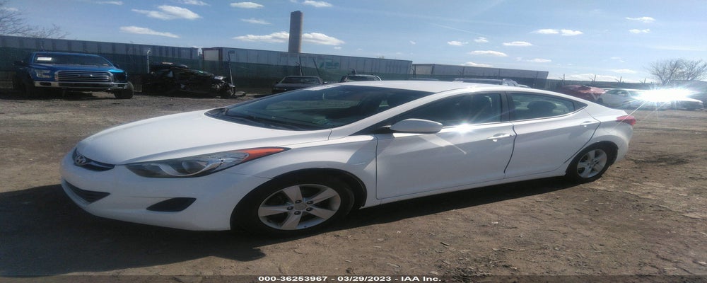 5NPDH4AE3DH453663 2013 HYUNDAI ELANTRA photo no. 2