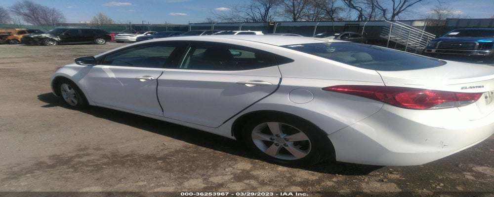 5NPDH4AE3DH453663 2013 HYUNDAI ELANTRA photo no. 3