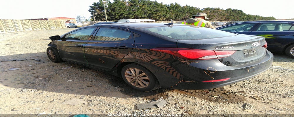 KMHDH4AE1FU236035 2015 HYUNDAI ELANTRA photo no. 3