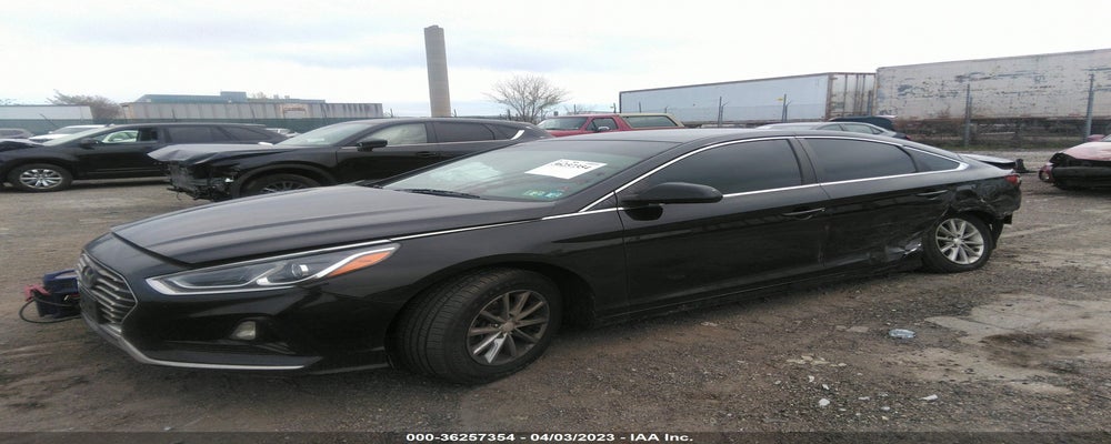 5NPE24AF1JH604672 2018 HYUNDAI SONATA photo no. 2