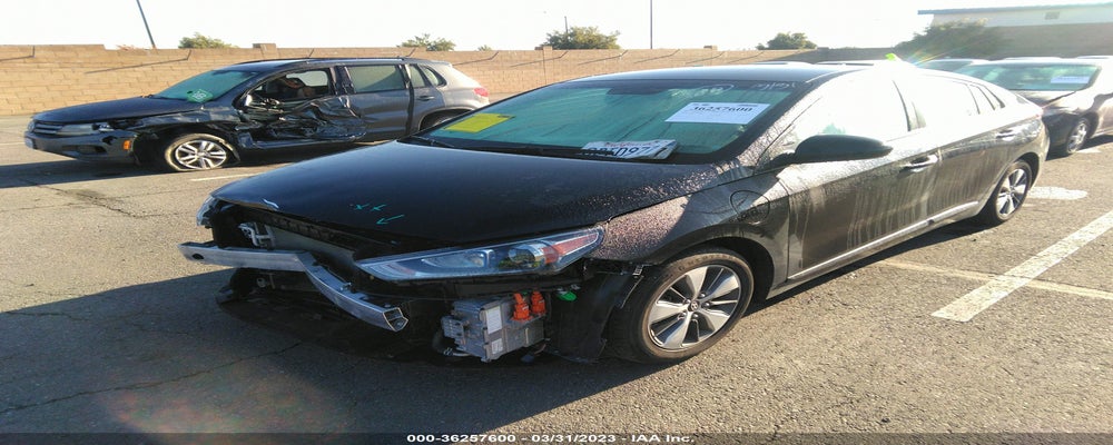 KMHC65LD3JU076812 2018 HYUNDAI IONIQ PLUG-IN HYBRID photo no. 2