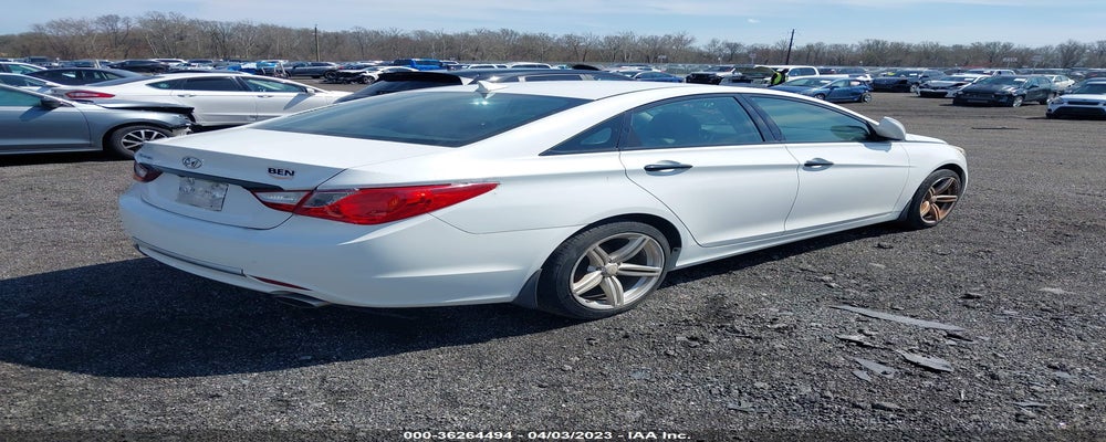 5NPEC4AC3BH106896 2011 HYUNDAI SONATA photo no. 4