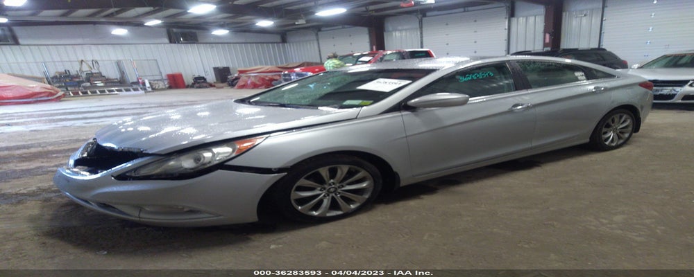5NPEC4AC8BH109597 2011 HYUNDAI SONATA photo no. 2