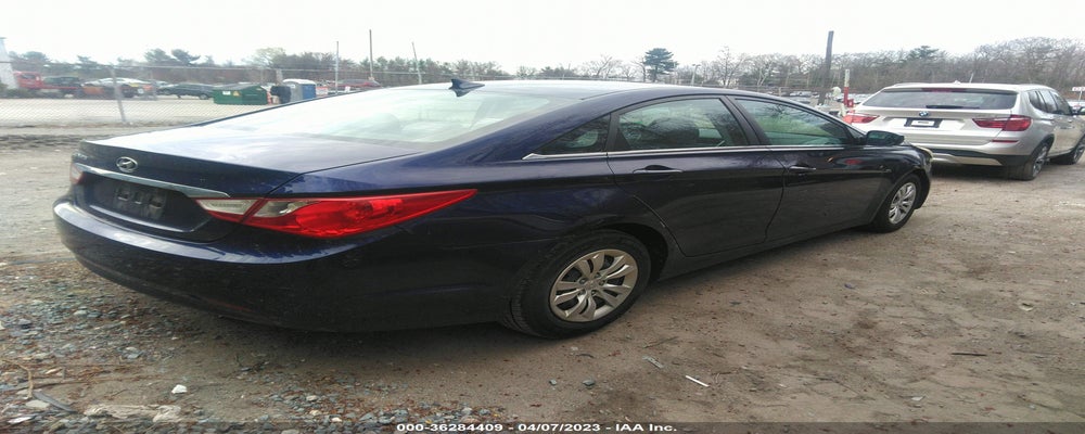 5NPEB4AC3BH063616 2011 HYUNDAI SONATA photo no. 4