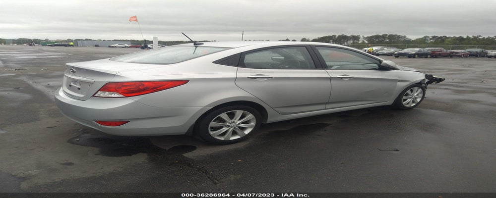 KMHCU4AE7DU564533 2013 HYUNDAI ACCENT photo no. 4