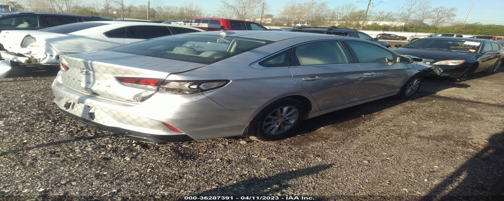5NPE24AF9JH725885 2018 HYUNDAI SONATA photo no. 4