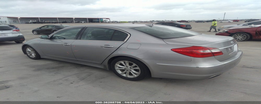 KMHGC4DD8DU243723 2013 HYUNDAI GENESIS photo no. 3