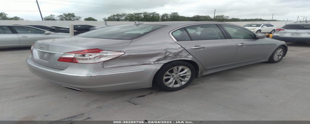 KMHGC4DD8DU243723 2013 HYUNDAI GENESIS photo no. 4