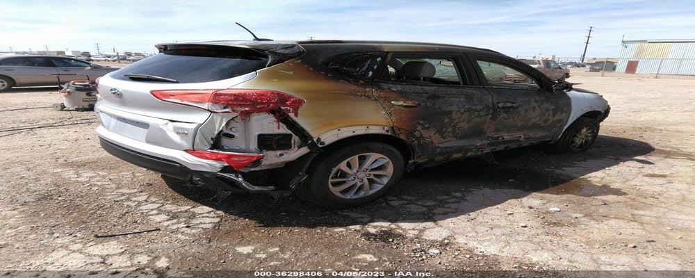 KM8J3CA44HU483880 2017 HYUNDAI TUCSON photo no. 4