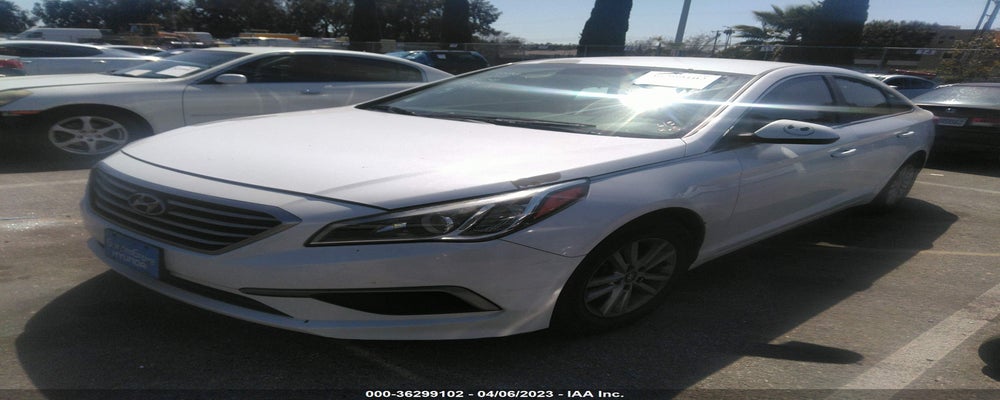 5NPE24AF3HH561088 2017 HYUNDAI SONATA photo no. 2