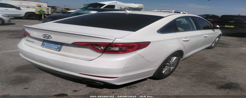 5NPE24AF3HH561088 2017 HYUNDAI SONATA photo no. 4
